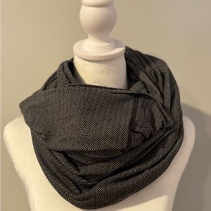 Lululemon Vinyasa Scarf, Grey Herringbone